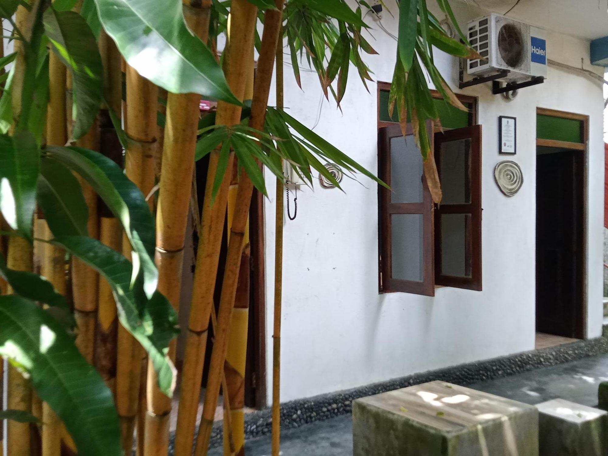 Suninn Hostel And Surf School Weligama Exterior foto