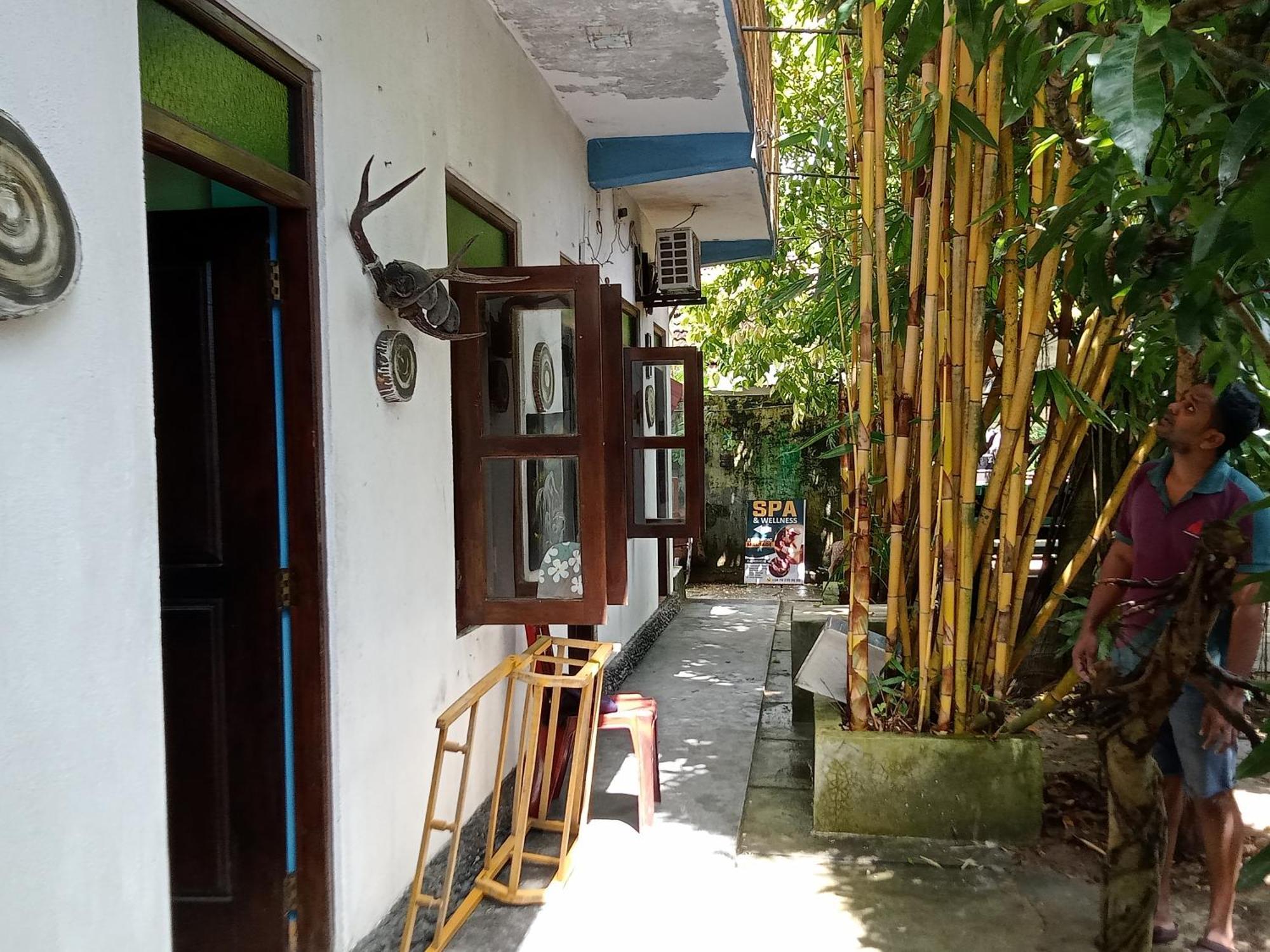 Suninn Hostel And Surf School Weligama Exterior foto
